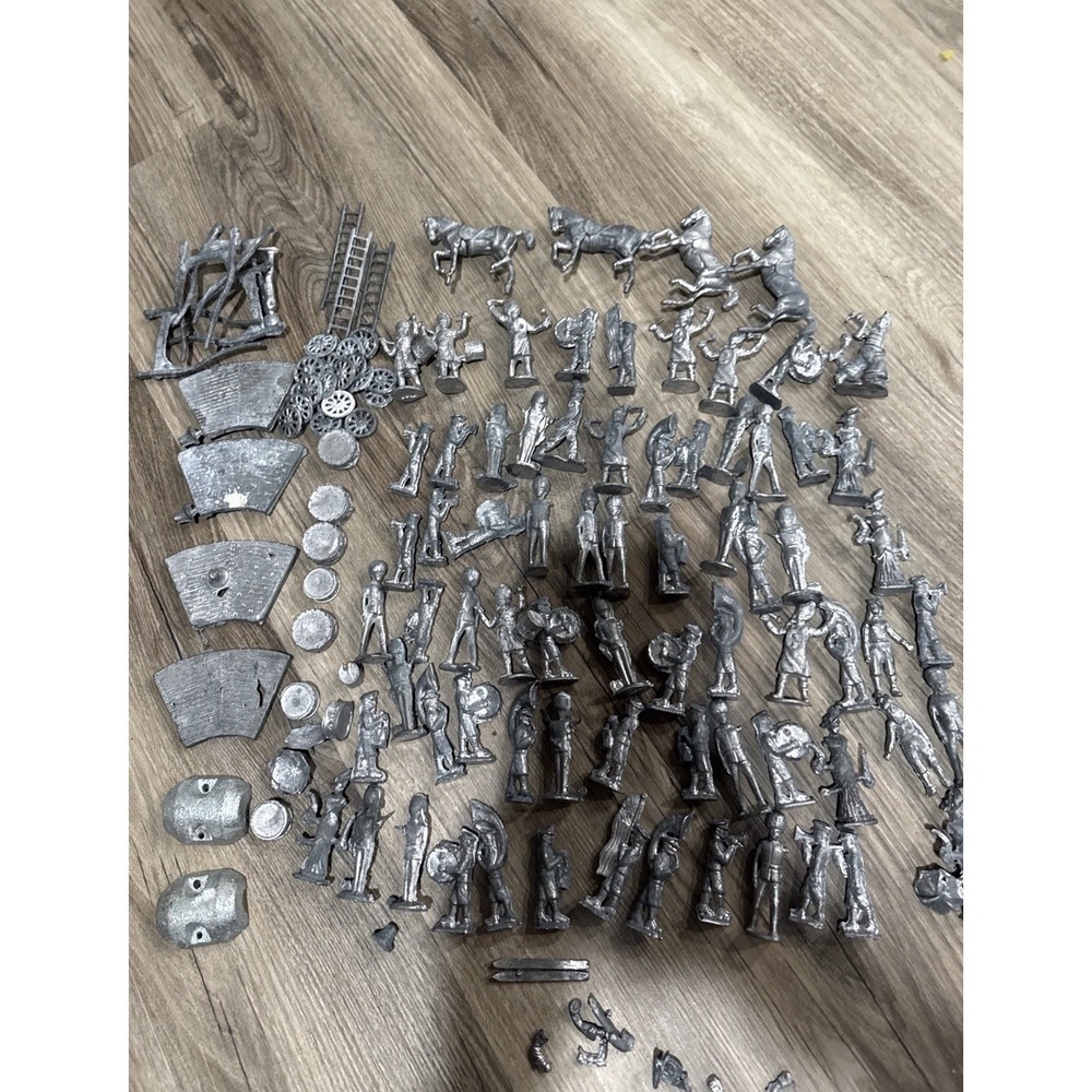 VTG Barclay Manoil Soldier Military Horses And other Figures‎ Lead Unpainted